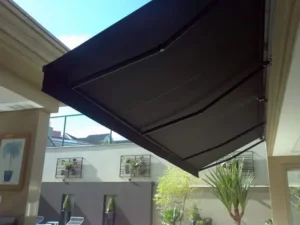 toldo-articulado-com-manivela-toldos-iguatemi